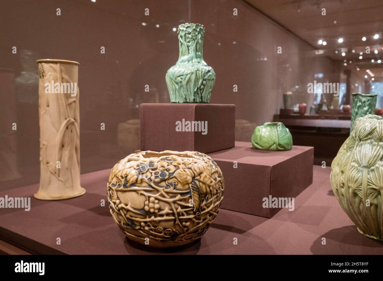 Exposition « cadeaux du feu : céramique américaine » au Metropolitan Museum of Art de New York, États-Unis Banque D'Images