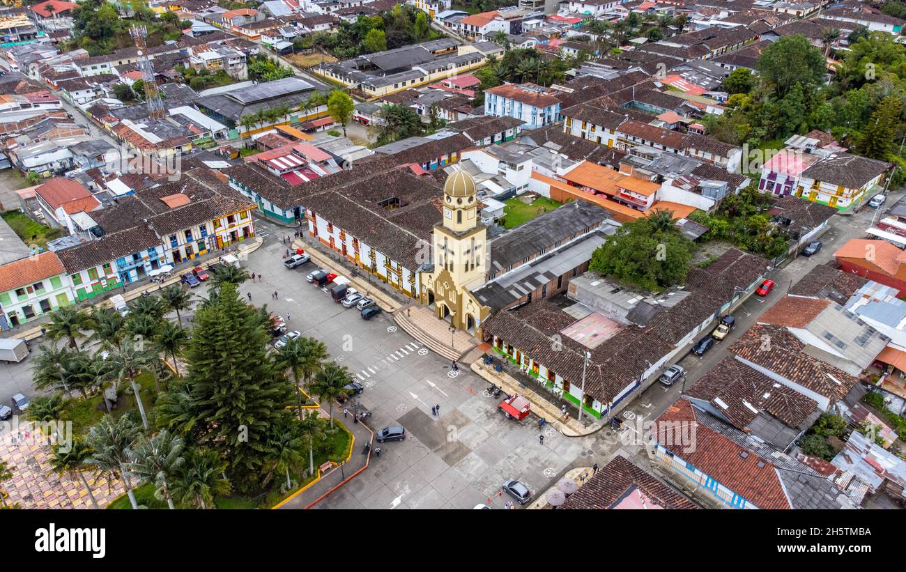 Vue aérienne Iglesia de Nuestra Señora del Carmen, Salento, Colombie Banque D'Images