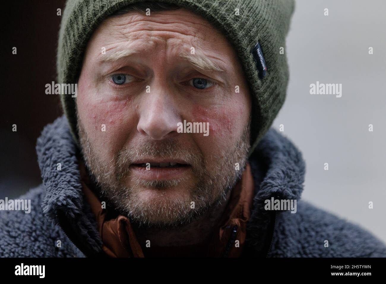 Foreign Office, Westminster, Londres, Royaume-Uni.11 novembre 2021.Richard Ratcliffe à la suite d'une réunion décourageante avec le Foreign Office, le jour 19 de sa grève de la faim.Il fait du camping devant le Foreign Office du Royaume-Uni pour protester contre la détention de sa femme et de la mère de son enfant, Nazanin Zaghari-Ratcliffe, qui est détenu en otage en Iran depuis cinq ans et demi.Amanda Rose/Alamy Live News Banque D'Images Foreign Office, Westminster, Londres, Royaume-Uni.11 novembre 2021.Richard Ratcliffe à la suite d'une réunion décourageante avec le Foreign Office, le jour 19 de sa grève de la faim.Il fait du camping devant le Foreign Office du Royaume-Uni pour protester contre la détention de sa femme et de la mère de son enfant, Nazanin Zaghari-Ratcliffe, qui est détenu en otage en Iran depuis cinq ans et demi.Amanda Rose/Alamy Live News Banque D'Images