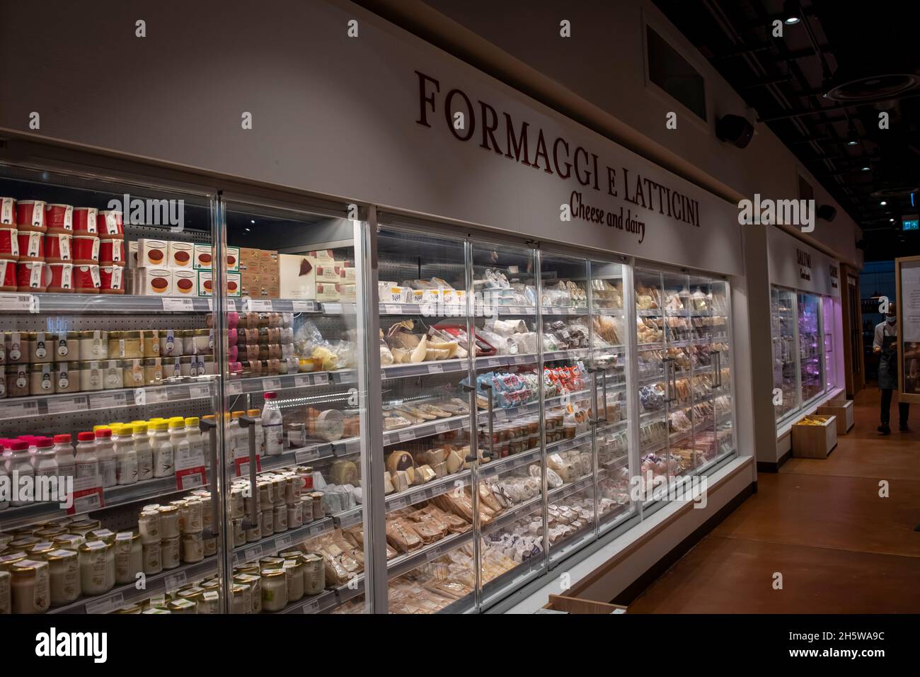 Eataly à Londres, une salle de restauration italienne près de la gare de Liverpool Street, section des produits laitiers Banque D'Images