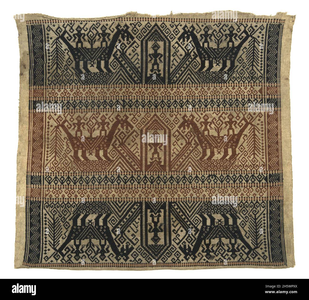 Textile de cérémonie, C XIXe, Lampung, Sumatra.Tampan a été utilisé pour les cérémonies de rites de passage, comme point focal pour les repas rituels, le siège pour les aînés qui supervisent le droit traditionnel, et lié à des maisons nouvellement construites.Des exemples de l'intérieur montagneux montrent des sujets naturels ou domestiques stylisés et des dessins géométriques, tandis que ceux de la côte (tampan pasisir) affichent des scènes richement détaillées de navires et d'autres motifs.Le navire, le motif principal, symbolise le mouvement, approprié aux rites des rituels de passage. Banque D'Images