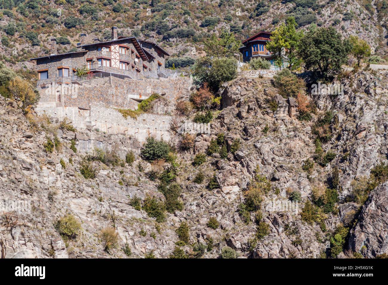 Maison sur une pente en Andorre Banque D'Images