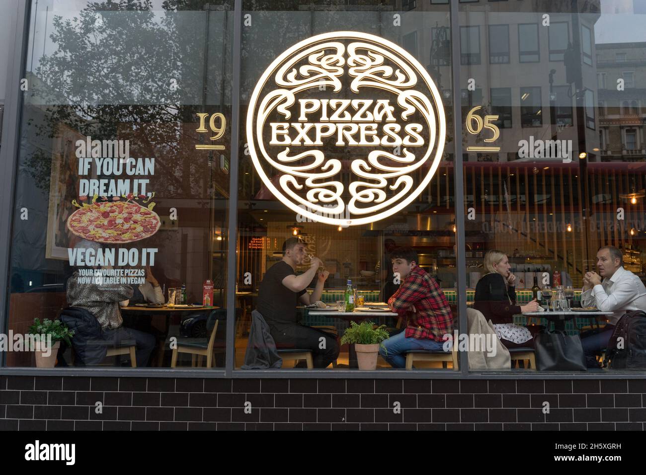 Restaurant pizza express près de Trafalgar Square Londres Angleterre Royaume-Uni Banque D'Images
