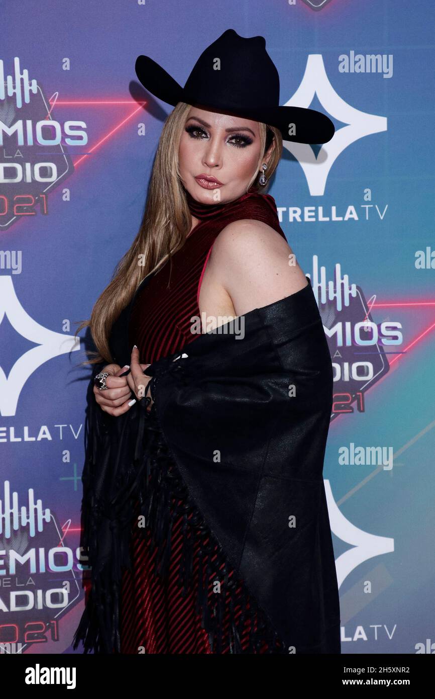 Ciudad de México, 10Nov2021 .- Expo Santa Fe Premios de la radio 2021, evento que reconnaissance a lo mejor de la música regional mexicana, y que se celea por primera vez en México.Fotos: Francisco Morales/DAMMPHOTO Banque D'Images