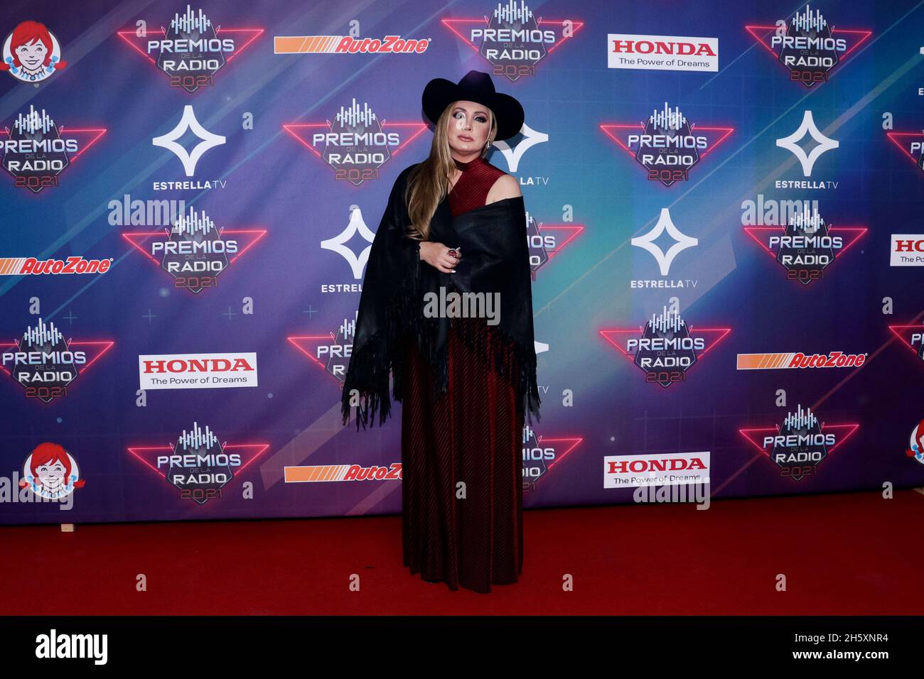 Ciudad de México, 10Nov2021 .- Expo Santa Fe Premios de la radio 2021, evento que reconnaissance a lo mejor de la música regional mexicana, y que se celea por primera vez en México.Fotos: Francisco Morales/DAMMPHOTO Banque D'Images