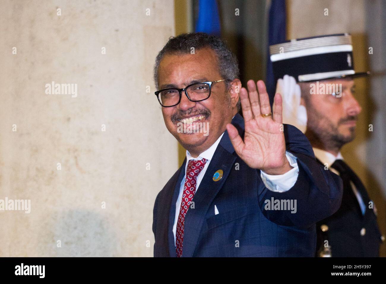 Paris, France.11 novembre 2021.Le Dr Tedros Adhanom Ghebreyesus, DG OMS, est arrivé à Paris pour le dîner du Forum de la paix au Palais de l'Elysée le 11 novembre 2021 à Paris, en France.Photo de Nasser Berzane/ABACAPRESS.COM crédit: Abaca Press/Alay Live News Banque D'Images