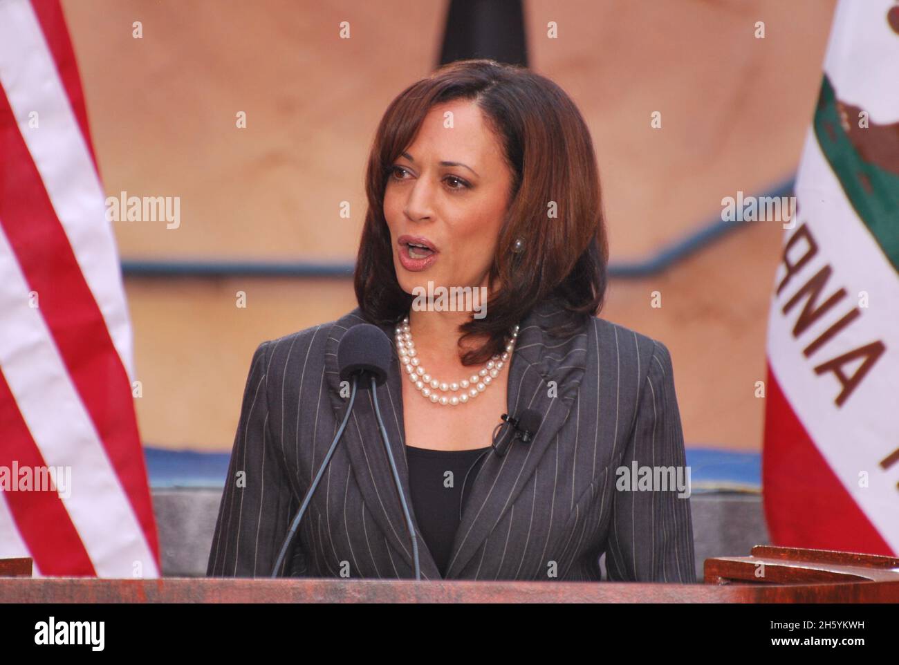 Le procureur général Kamala Harris est assermenté en tant que procureur général de la Californie. CA.3 janvier 2011 Banque D'Images