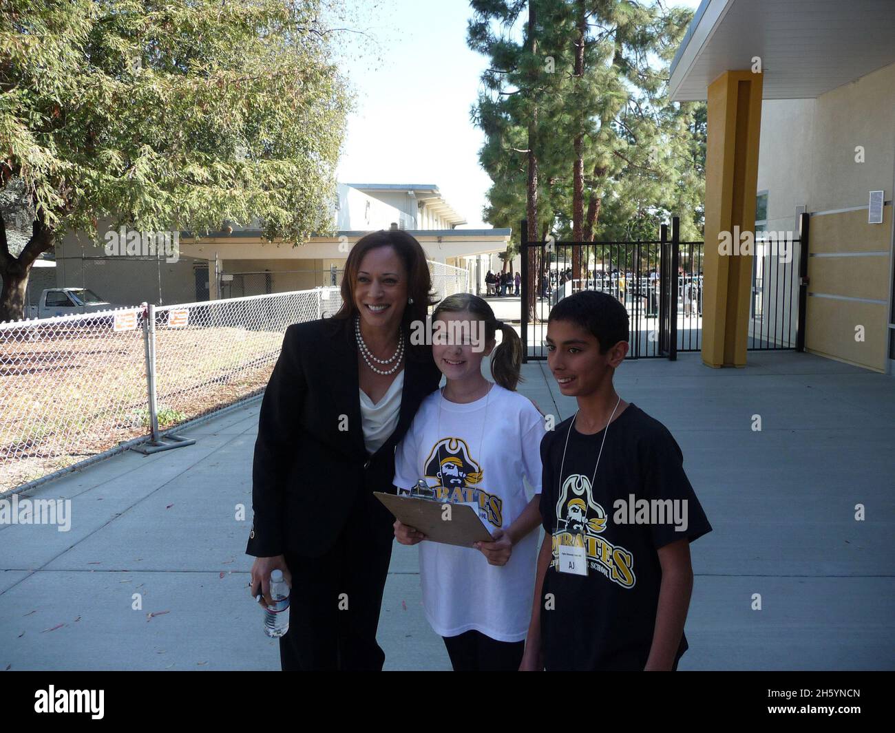 Le procureur général Kamala Harris visite la Peterson Middle School pour rencontrer des élèves et une équipe d'alphabétisation numérique.Sunnyvale - 28 octobre 2011 Banque D'Images