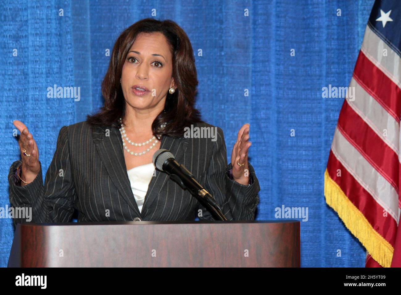 Le procureur général Kamala Harris annonce des poursuites contre les cabinets d'avocats qui ont engagé une fraude hypothécaire nationale « menuisier » ca.17 août 2011 Banque D'Images