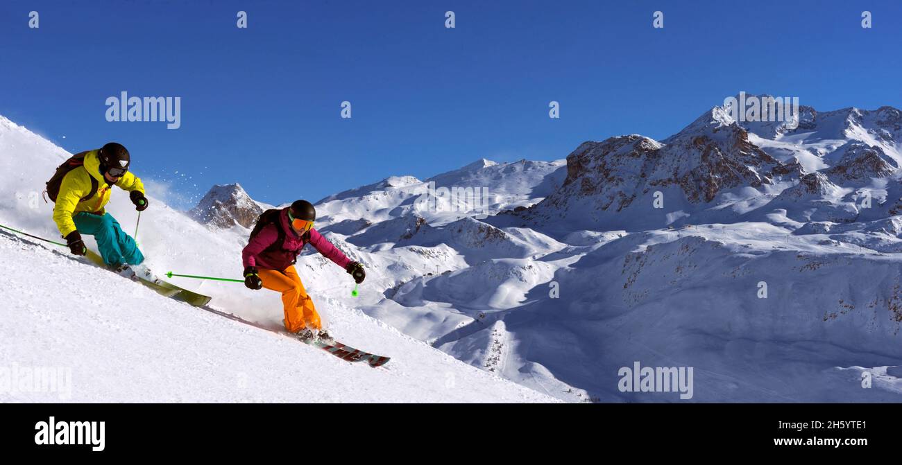 FRANCE, LA PLAGNE, SAVOIE ( 73 ), SKI SUR PISTE JUSQU'AU VILLAGE DE CHAMPAGNY EN VANOISE Banque D'Images