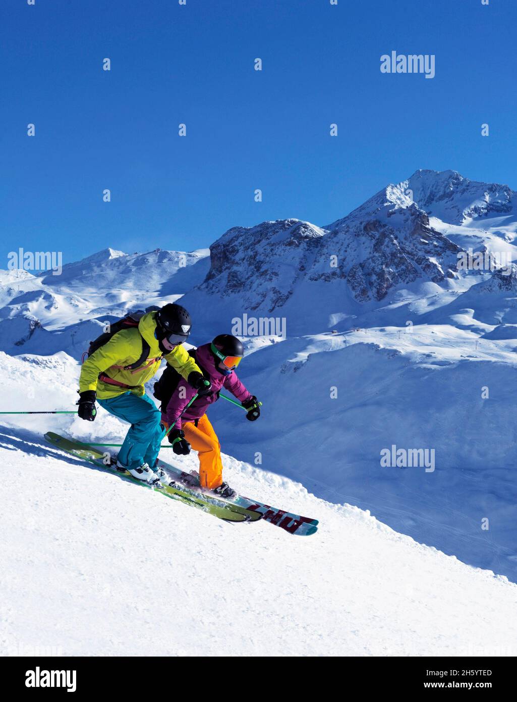 FRANCE, LA PLAGNE, SAVOIE ( 73 ), SKI SUR PISTE JUSQU'AU VILLAGE DE CHAMPAGNY EN VANOISE Banque D'Images