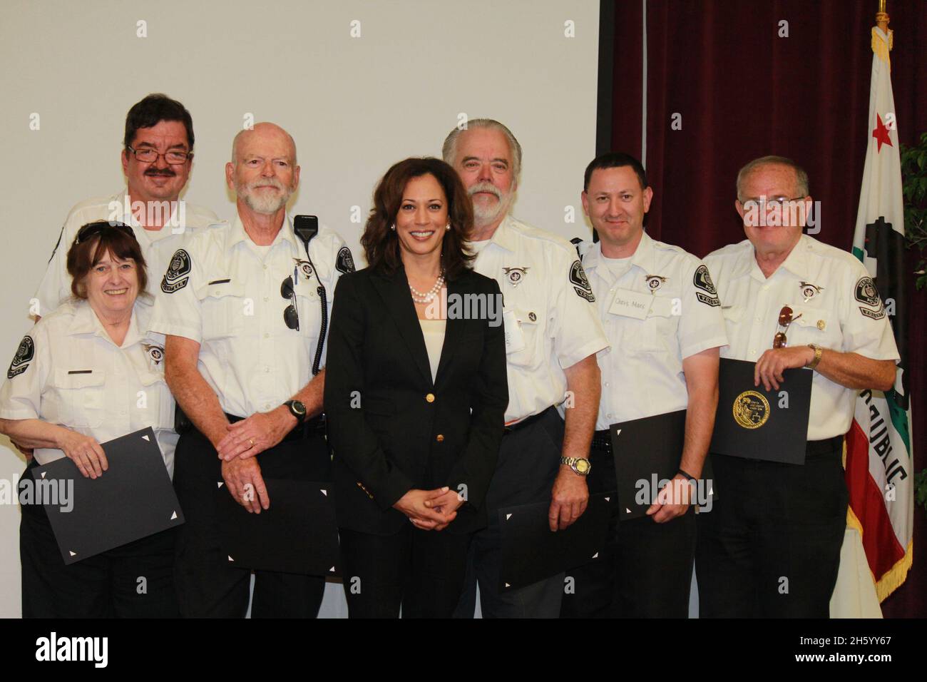 Le procureur général Kamala Harris convoque une réunion des forces de l'ordre côtières pour discuter des occasions de collaborer autour des défis auxquels sont confrontées les communautés de l'État ca.13 octobre 2011 Banque D'Images