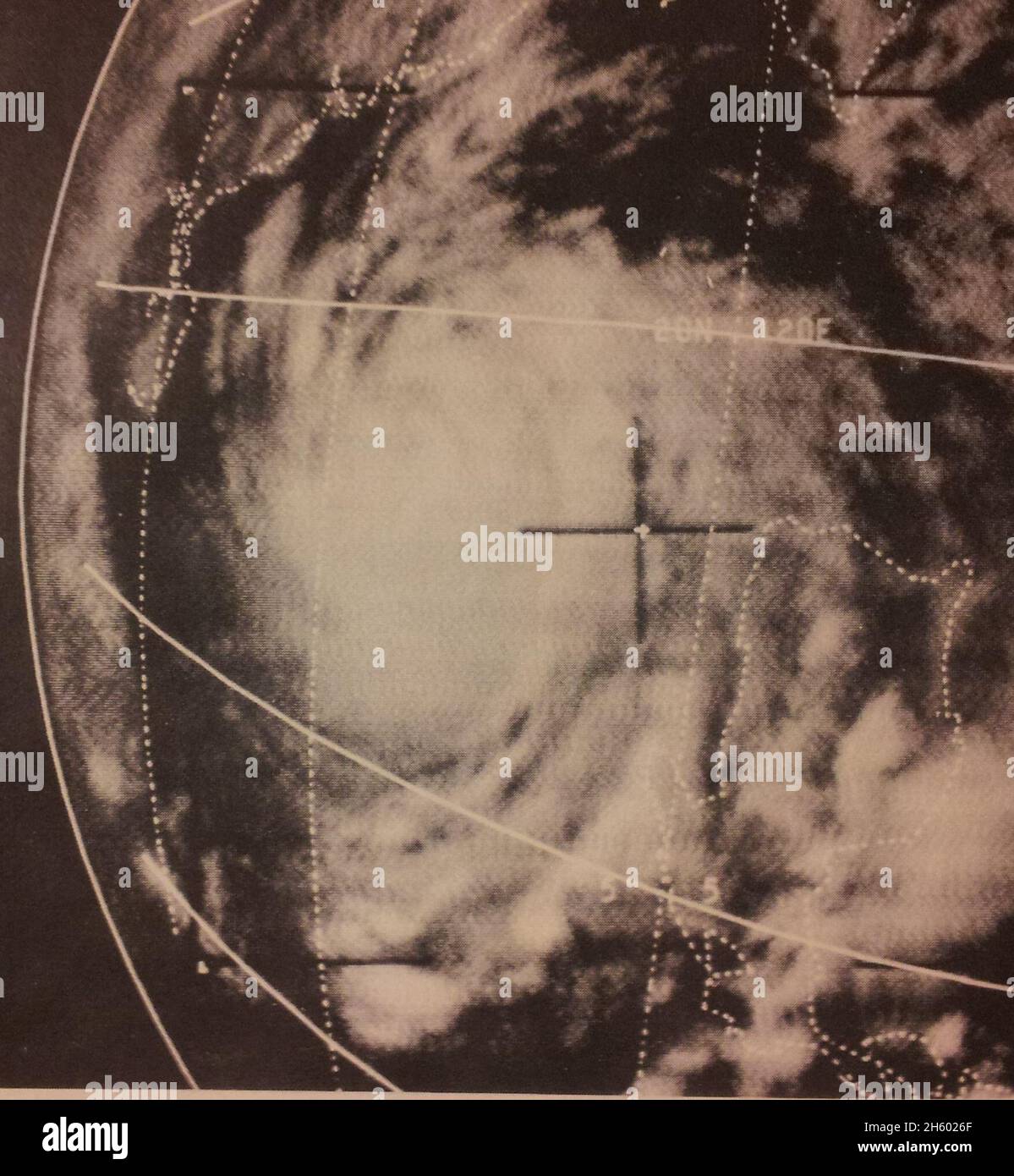 Cette image du typhon Judy a été prise par le satellite météorologique ESSA 1 le 28 mai 1966 Banque D'Images