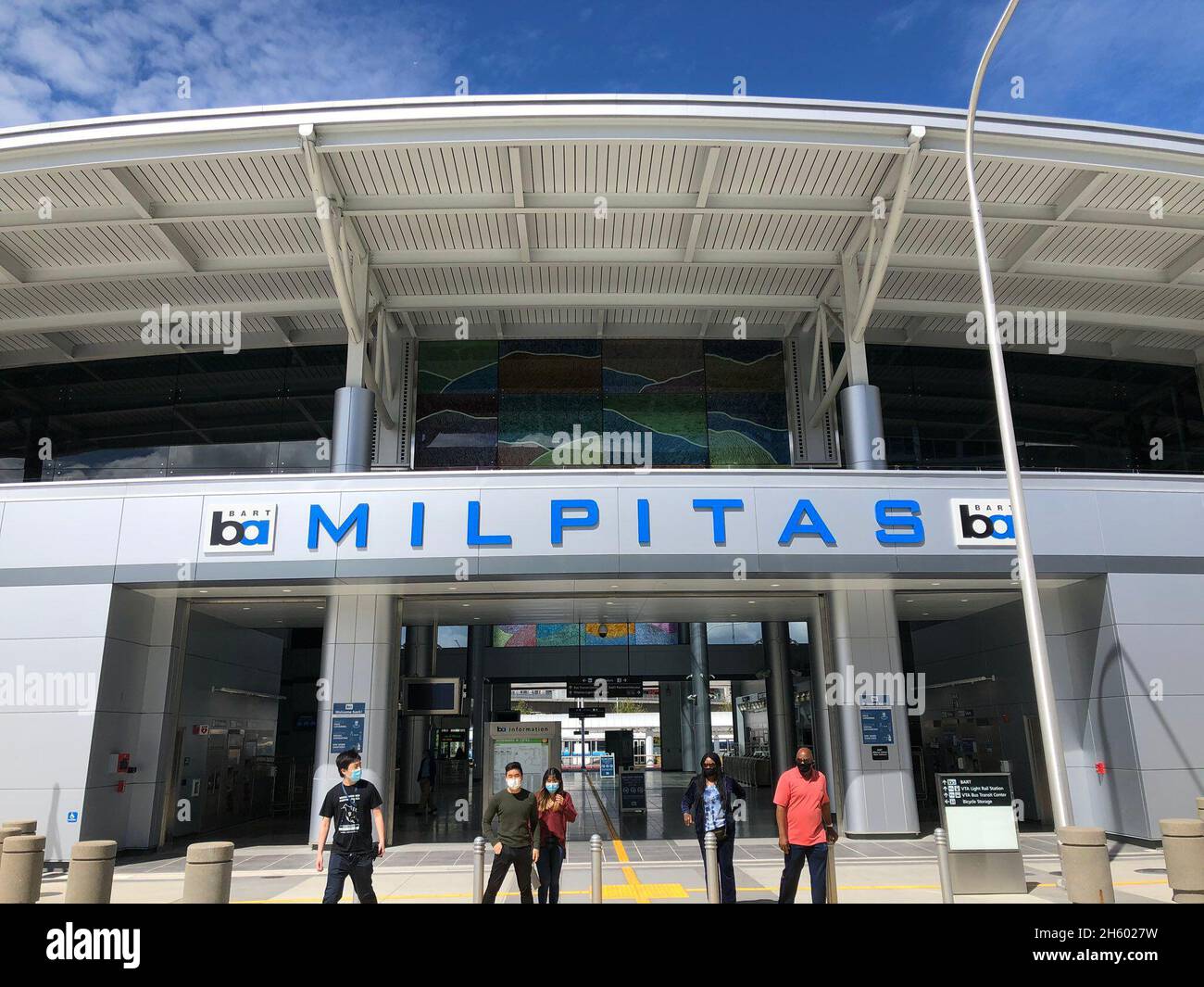 L'entrée à la station Milpitas de BART le jour de l'ouverture.13 juin 2020 Banque D'Images