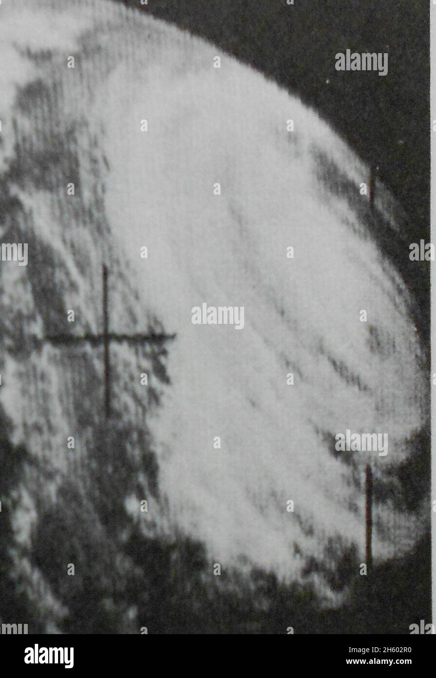 Cette image du typhon Della a été prise par le satellite météorologique TIROS X le 18 octobre 1965 Banque D'Images