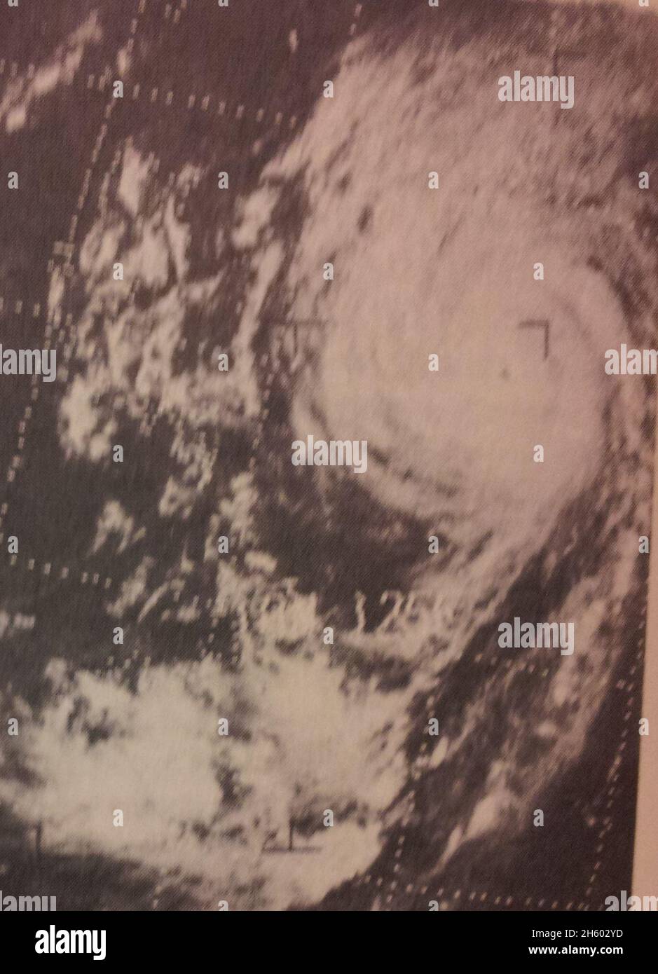 Cette image satellite du typhon Kathy a été prise le 7 novembre 1969 Banque D'Images