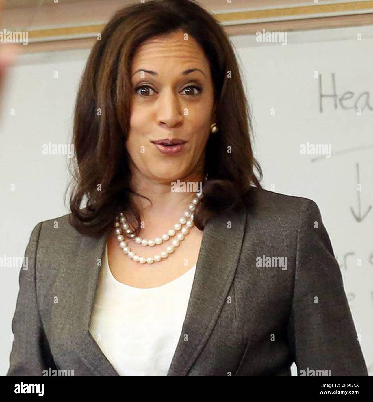 Le procureur général Kamala Harris a visité l'école élémentaire Baldwin Hills à Los Angeles pour célébrer le premier jour de l'année scolaire 2014.12 août 2014 Banque D'Images