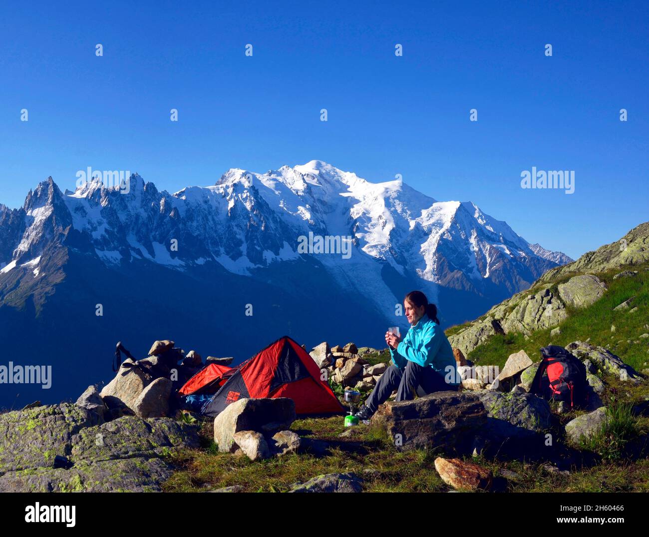 FRANCE, HAUTE SAVOIE ( 74 ), CHAMONIX, BIVOUAC DANS LES MONTAGNES ...