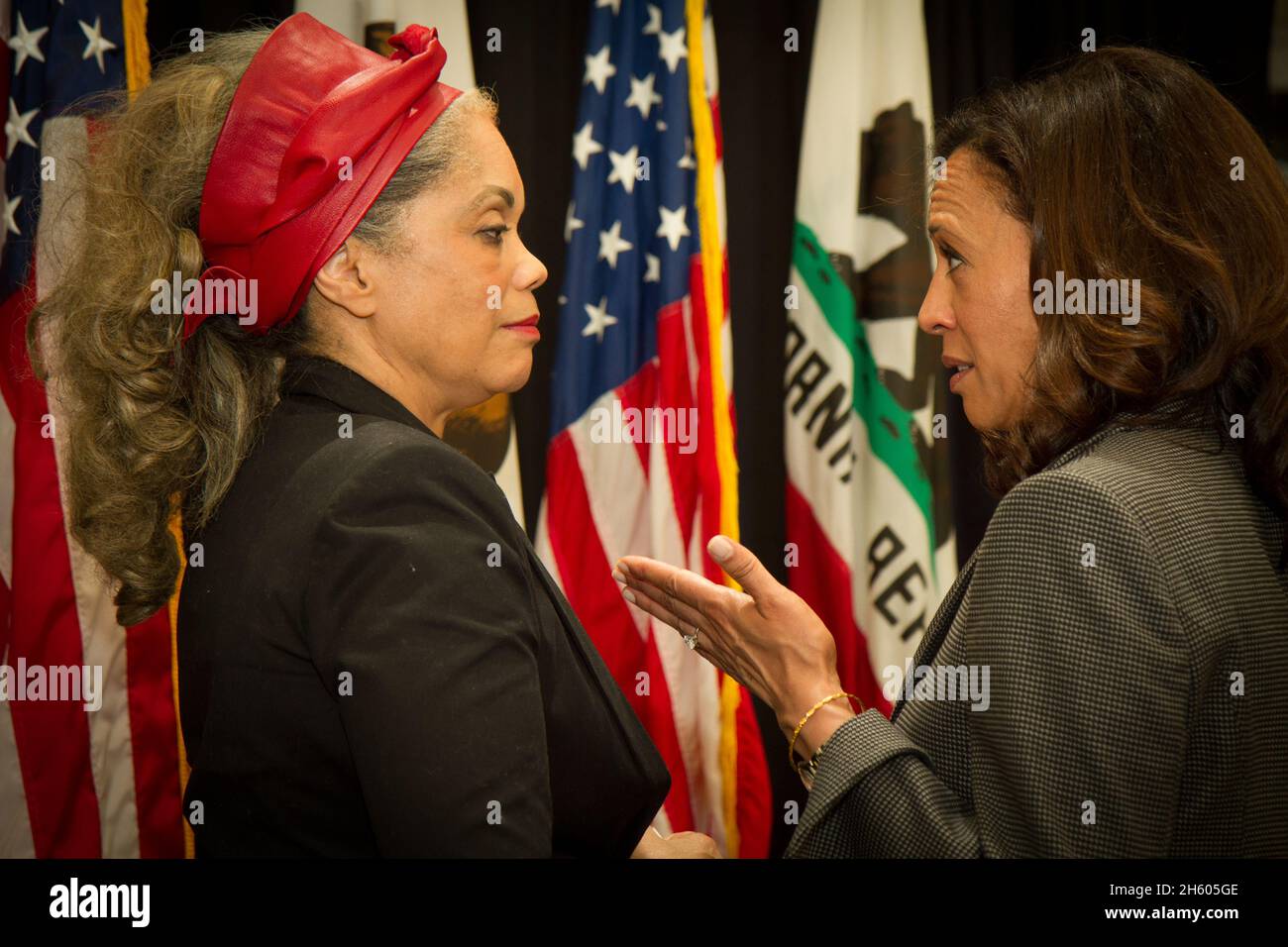 Le procureur général Kamala Harris prononce des observations sur le 50e anniversaire de la signature de la Loi sur les droits civils à Los Angeles le 30 juin 2014 Banque D'Images