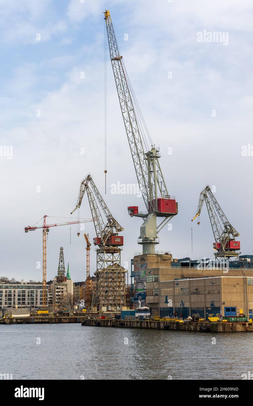 Grues au port de Munkkisaari à Helsinki, Finlande Banque D'Images