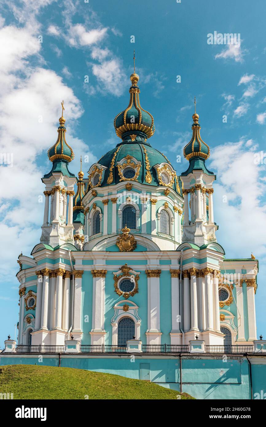 Gros plan de l'église Saint Andrew dans la ville de Kiev (Kiev), Ukraine. Banque D'Images