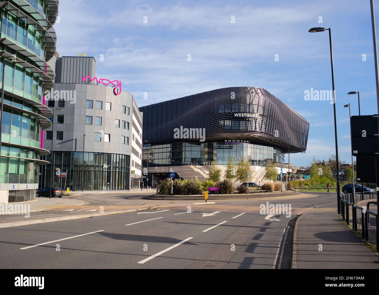 Vue générale sur le centre commercial de Westquay et l'hôtel Moxy à Harbour Parade Southampton, Royaume-Uni. Banque D'Images Vue générale sur le centre commercial de Westquay et l'hôtel Moxy à Harbour Parade Southampton, Royaume-Uni. Banque D'Images