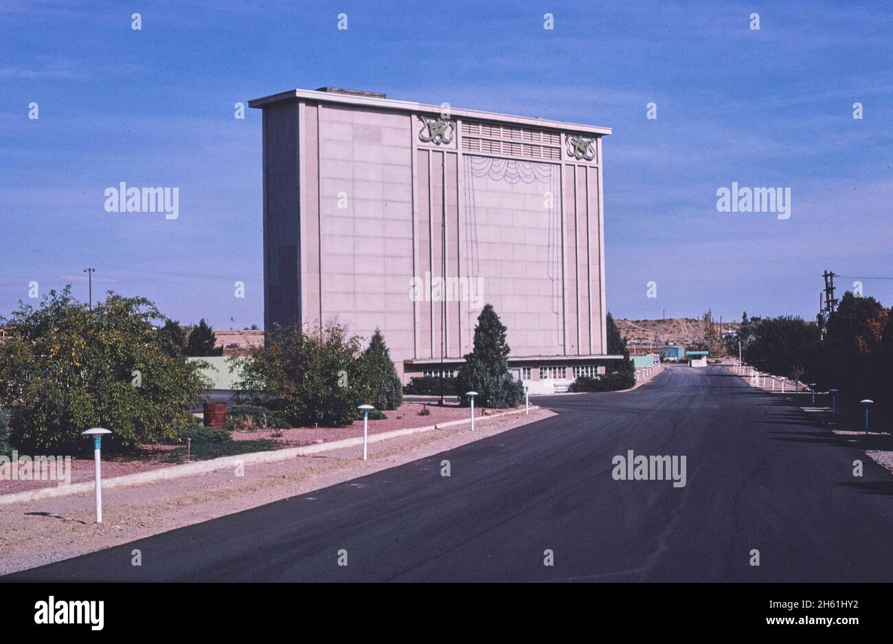 Drive-In Theater, route 50, Pueblo, Colorado ; env.1980 Banque D'Images