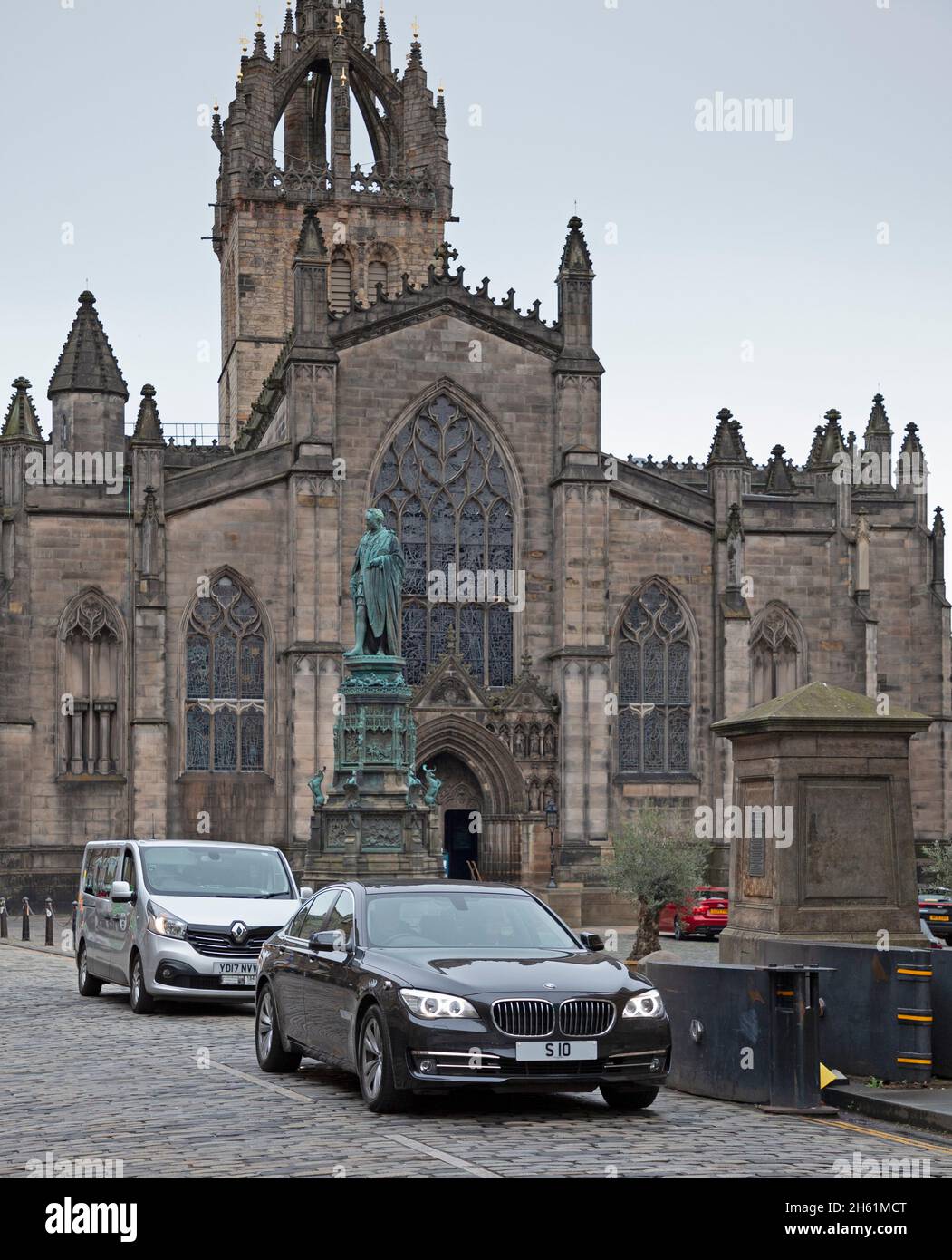 Édimbourg, Écosse, Royaume-Uni.12 novembre 2021.Lord Provost du grand véhicule BMW d'Édimbourg dans le centre-ville, Credit: Arch White/Alay Live News. Banque D'Images