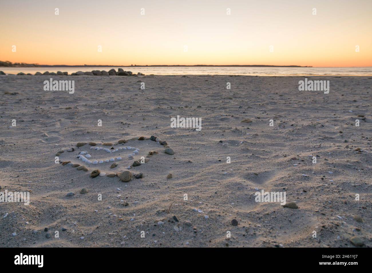 coucher de soleil sur la plage de laboe, allemagne. Banque D'Images