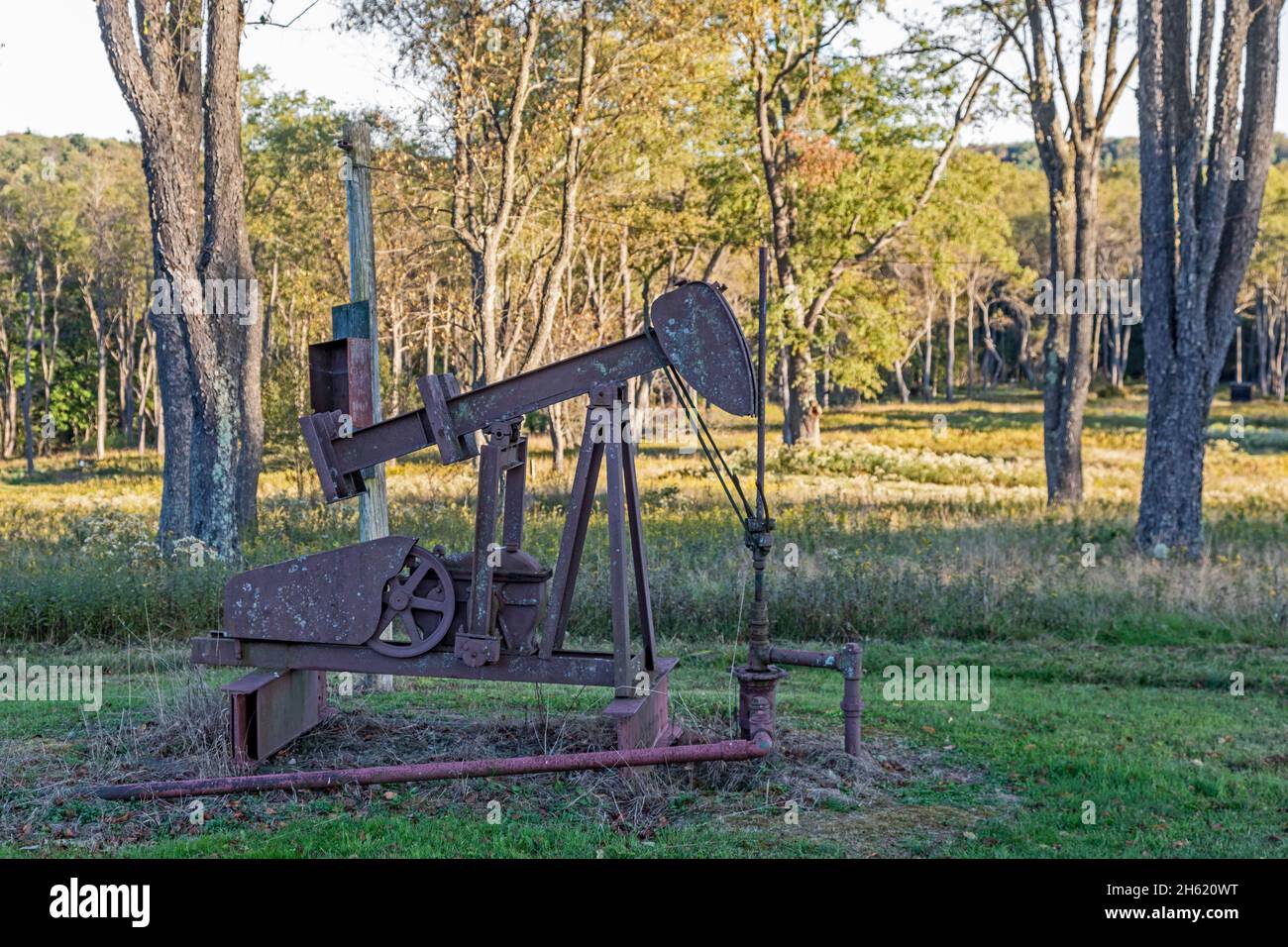 Pleasantville, Pennsylvanie - un puits de pétrole sur le site de la ville de Pithole, un village de pétrole qui a grandi à 15,000 résidents en quelques mois après que le pétrole a été str Banque D'Images