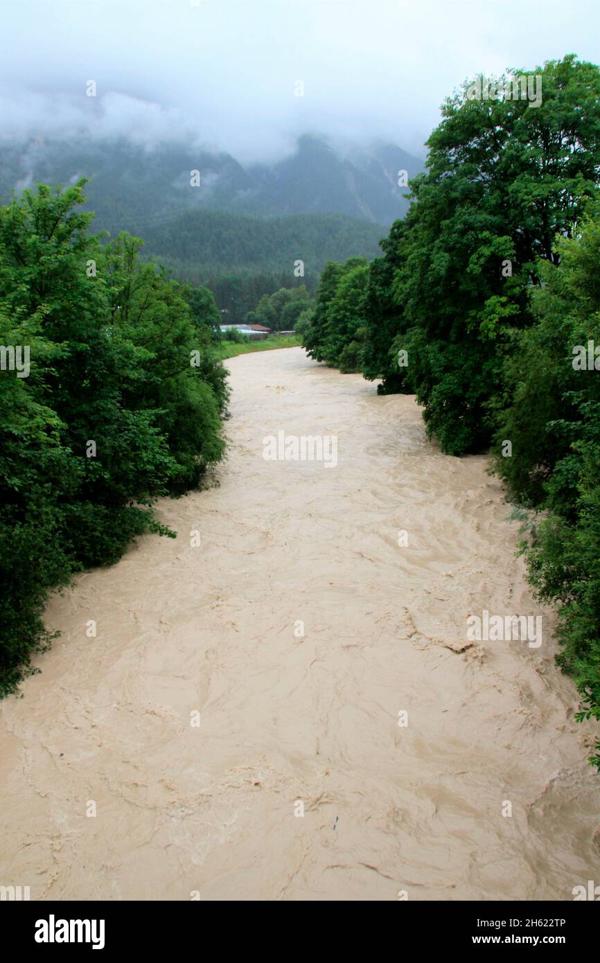 isar près de mittenwald,inondation,environnement,dommages environnementaux,europe,allemagne,bavière,haute-bavière,werdenfelser land,été,forêt,rivière,isar,cours d'eau,07/18/2021 Banque D'Images