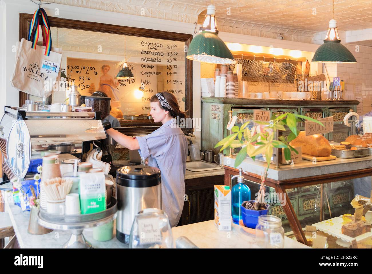 boulangerie et café à williamsburg, brooklyn, ville de new york, états-unis Banque D'Images boulangerie et café à williamsburg, brooklyn, ville de new york, états-unis Banque D'Images