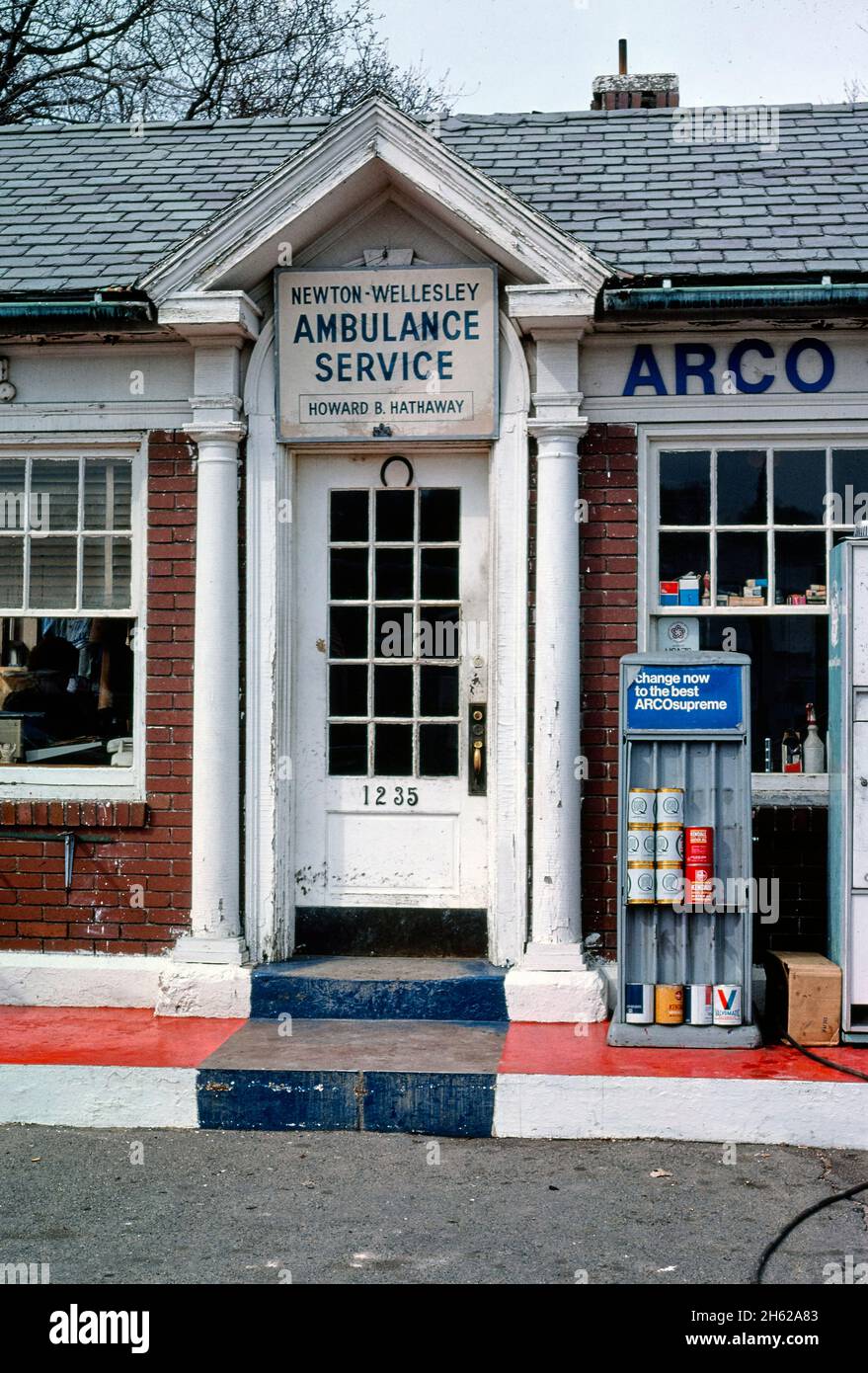 Atlantic Gas, West Newton, Massachusetts ; env.1976. Banque D'Images