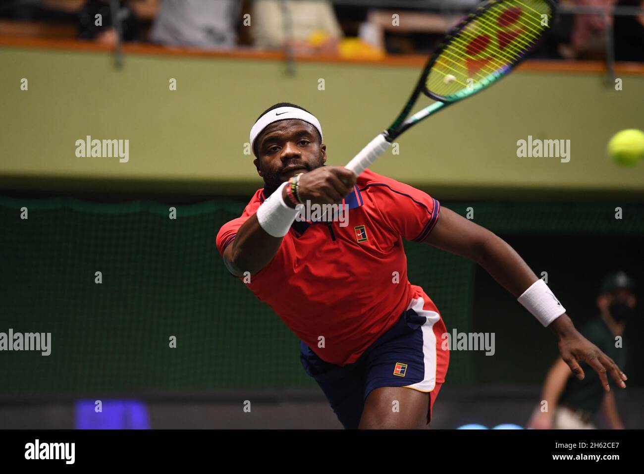 STOCKHOLM 20211112 Frances Tiafoe des Etats-Unis retourne le ballon à Tommy Paul des Etats-Unis lors de leur semi-finale Stockholm Open 2021 Stockholm Open 2021 au Royal tennis Hall le vendredi 12 novembre 2021.Photo: Fredrik Sandberg / TT / Kod 10080 Banque D'Images