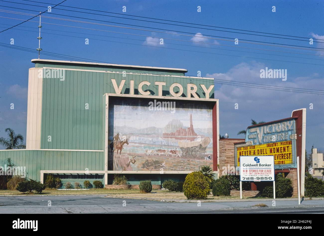 Victory Drive-In Theatre, Victory à l'ouest de Coldwater Canyon, Van Nuys, Californie; ca.1977 Banque D'Images