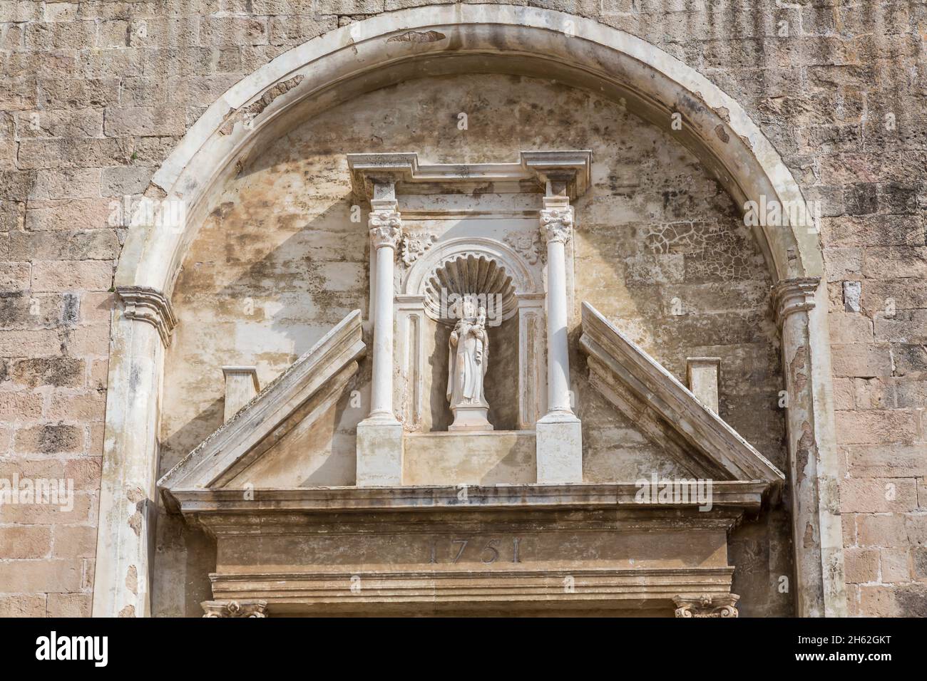 portail d'entrée,nostra senyora del carme,eglise carmélite,gauche claustre del carme,ancien complexe de monastère,aujourd'hui l'hôtel de marché de la ville,mahon,maó,minorque,espagne,europe Banque D'Images