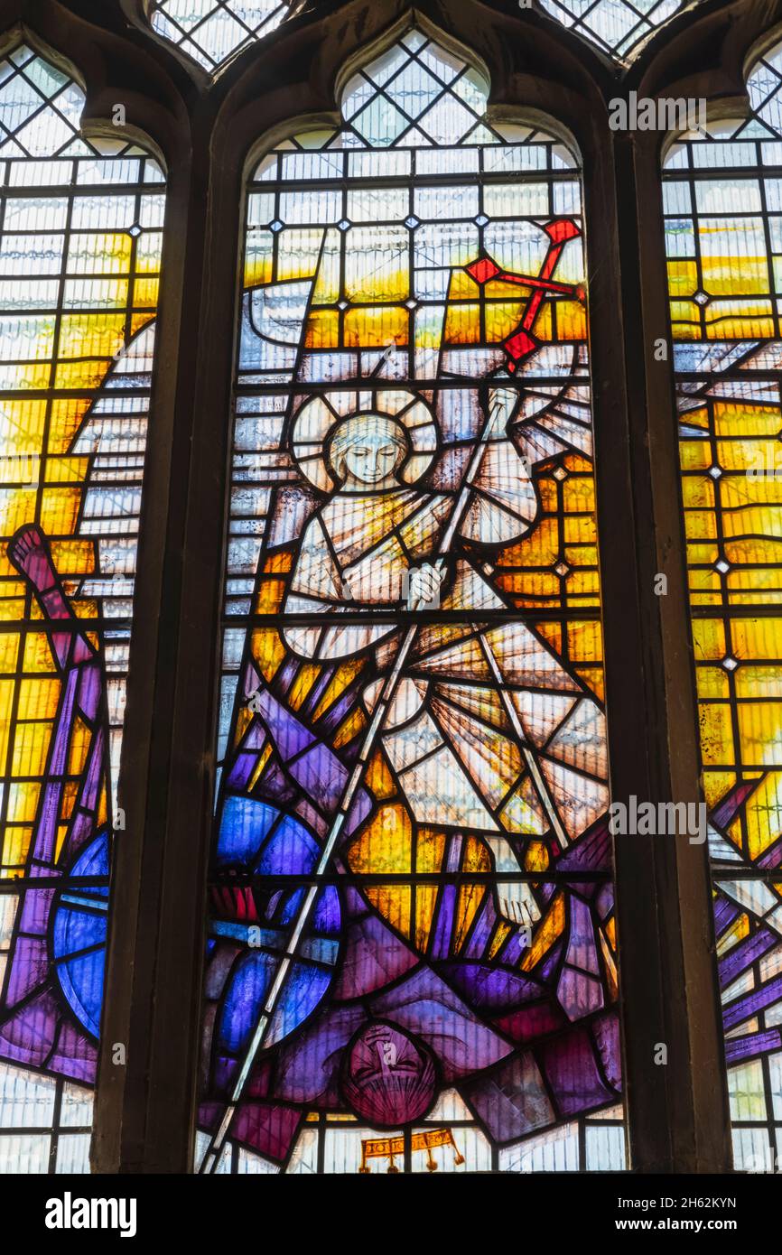 angleterre,hampshire,vallée test,somborne du roi,l'église paroissiale de st.pierre et st.paul,la fenêtre du mémorial sopwith conçue par john hayward Banque D'Images