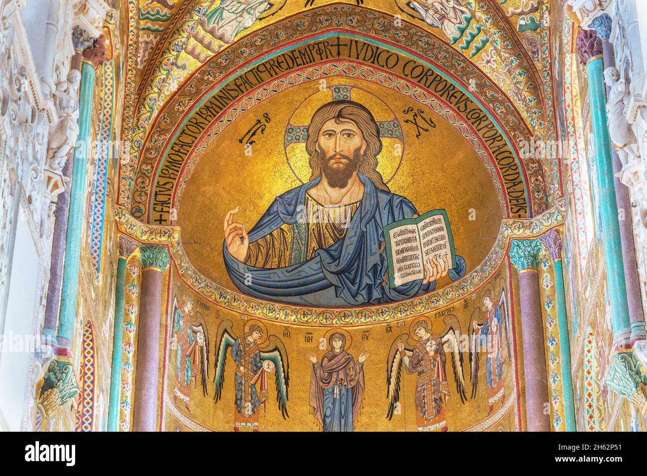 christ pantocrator situé à l'intérieur de la cathédrale san salvatore, cefalu, sicile, italie Banque D'Images