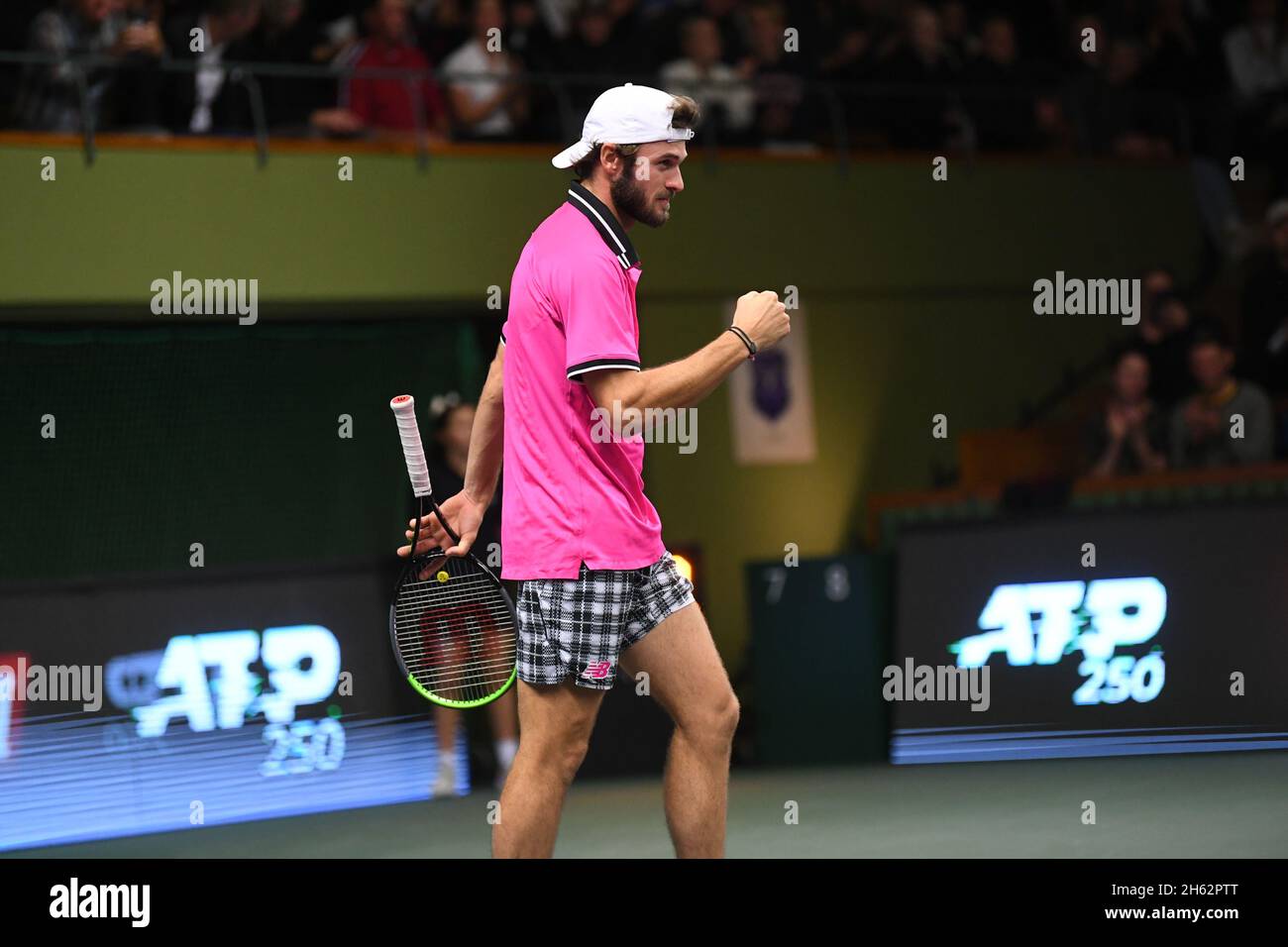 STOCKHOLM 20211112 Tommy Paul des États-Unis a remporté la demi-finale contre Frances Tiafoe des États-Unis lors de l'Open de Stockholm 2021 au Royal tennis Hall le vendredi 12 novembre 2021.Photo: Fredrik Sandberg / TT / Kod 10080 Banque D'Images