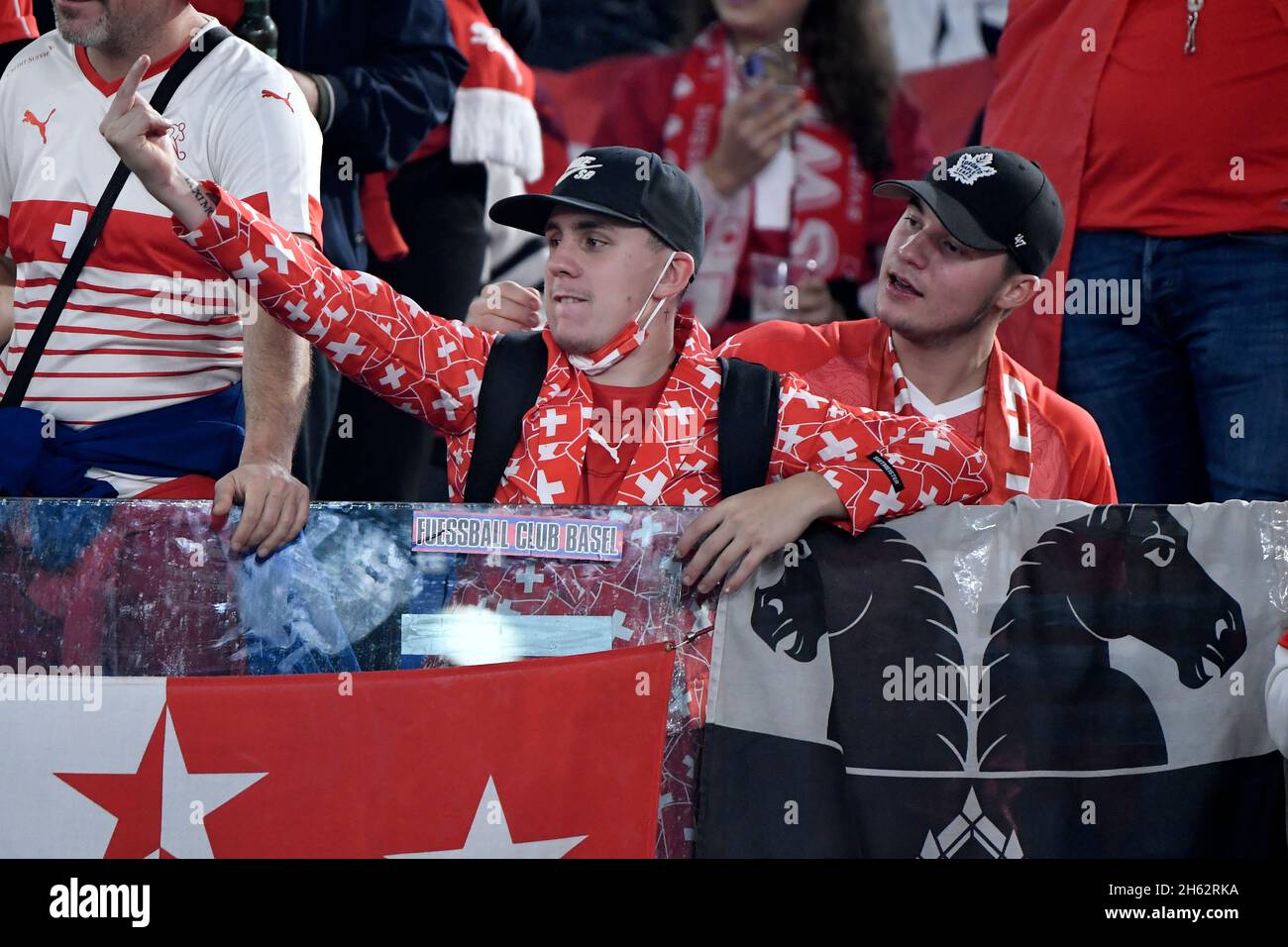 Rome, Italie.12 novembre 2021.Supporters suisses lors du match de qualification Qatar 2022 entre l'Italie et la Suisse au stade Olimpico à Rome (Italie), le 12 novembre 2021.Photo Andrea Staccioli/Insidefoto crédit: Insidefoto srl/Alamy Live News Banque D'Images