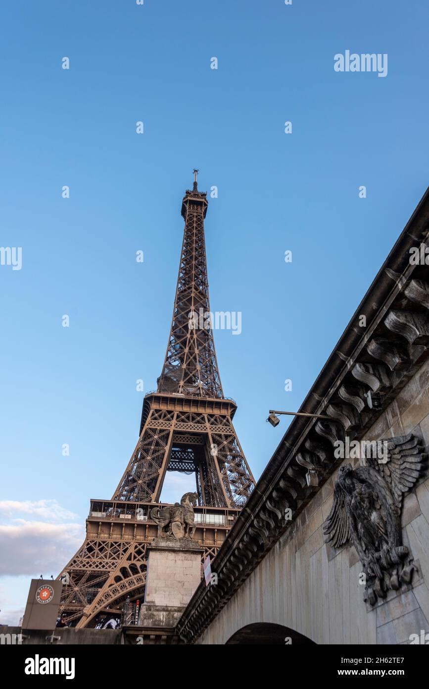 france,paris,ãžle-de-france,tour eiffel,bateau restaurant sur la seine Banque D'Images