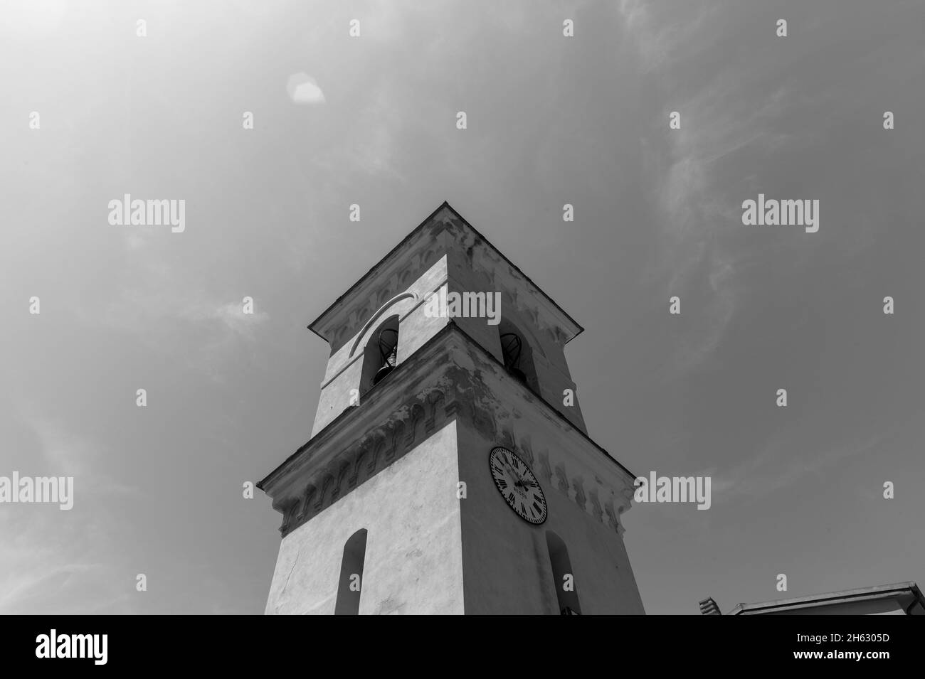 belle vue sur la ville de manarola. est l'un des cinq célèbres villages colorés du parc national des cinque terre en italie, suspendu entre mer et terre sur des falaises abruptes. région de ligurie en italie. Banque D'Images