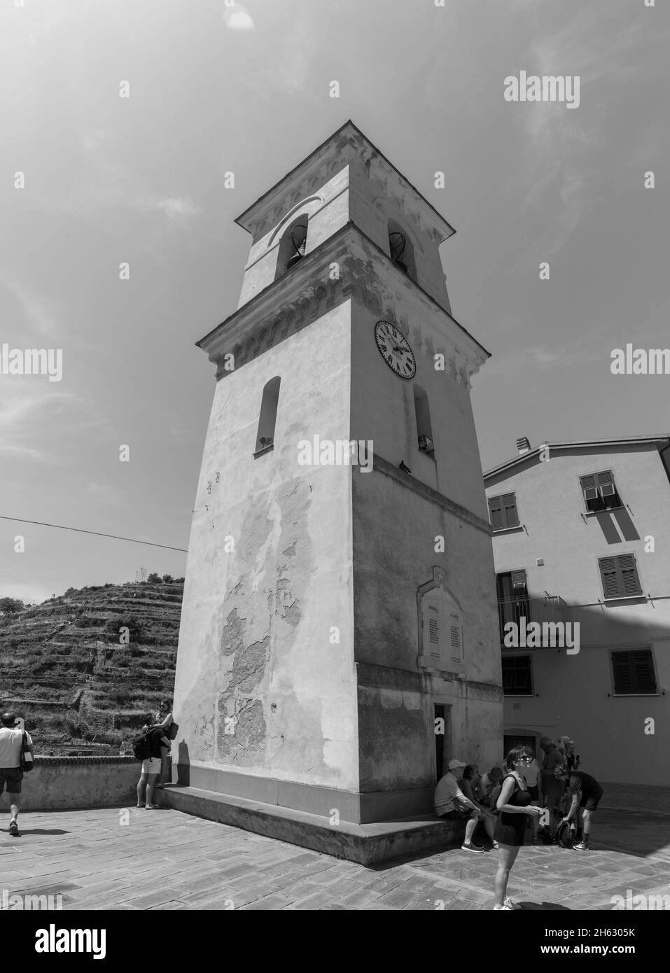 belle vue sur la ville de manarola. est l'un des cinq célèbres villages colorés du parc national des cinque terre en italie, suspendu entre mer et terre sur des falaises abruptes. région de ligurie en italie. Banque D'Images