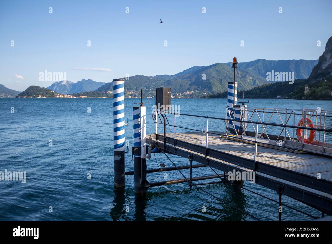 au lac de côme, en italie, à la promenade du lac menaggio, ville de menaggio Banque D'Images