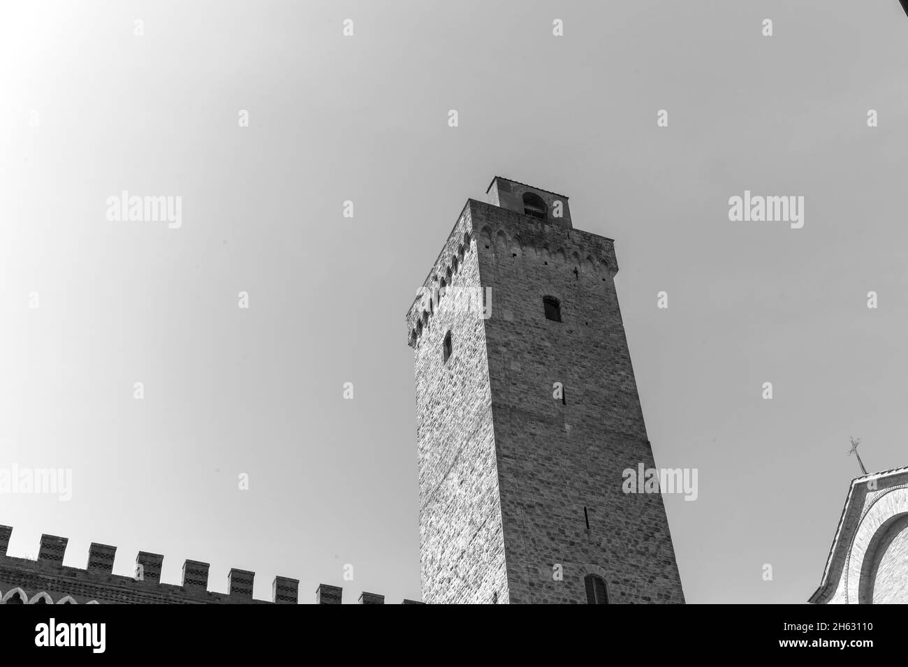 vue pittoresque de la célèbre piazza del duomo à san gimignano, toscane, italie Banque D'Images