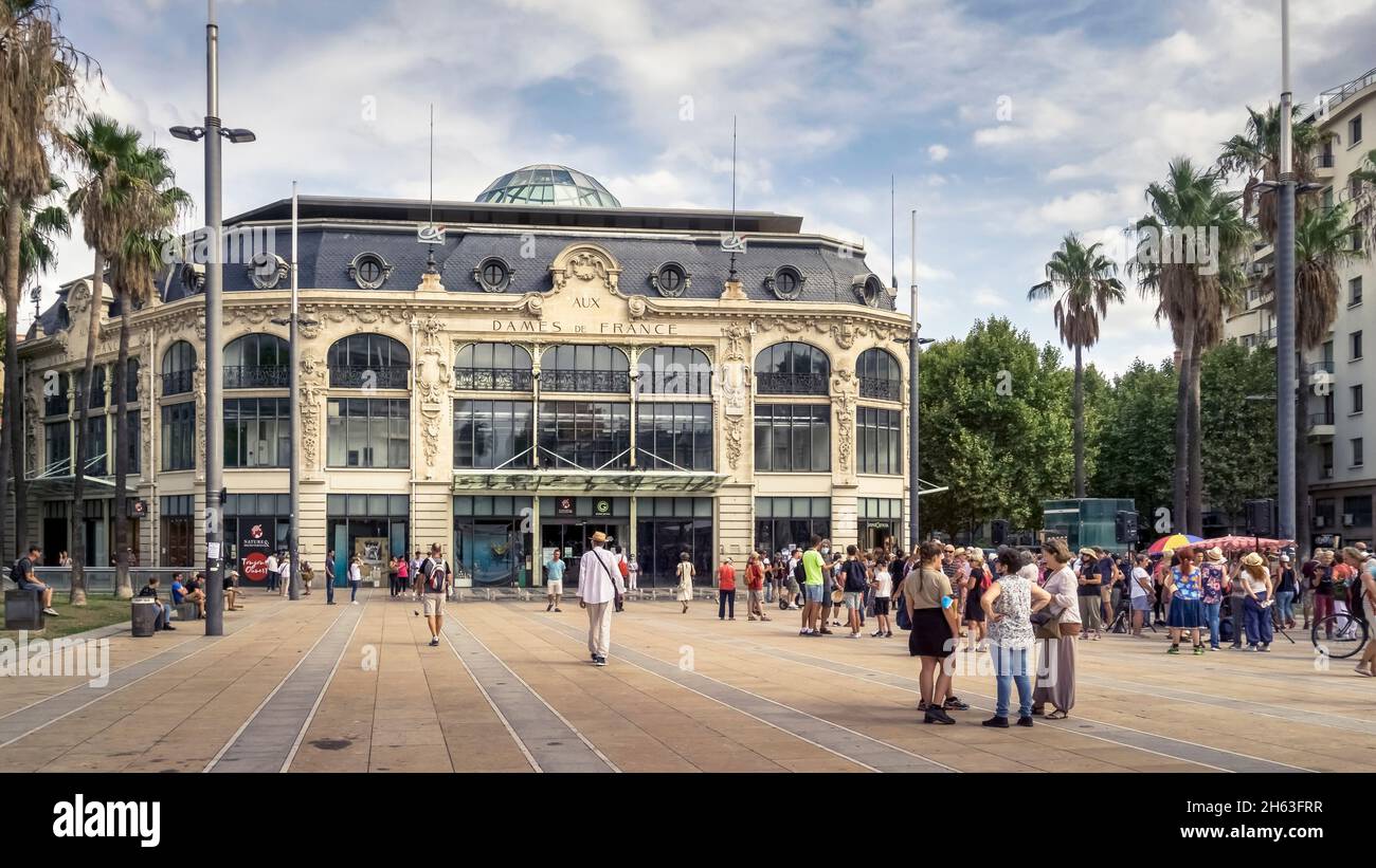 magasins aux dames de france à perpignan. conçu par l'architecte georges débrie et inauguré en 1905 dans le style art nouveau. monument historique. Banque D'Images