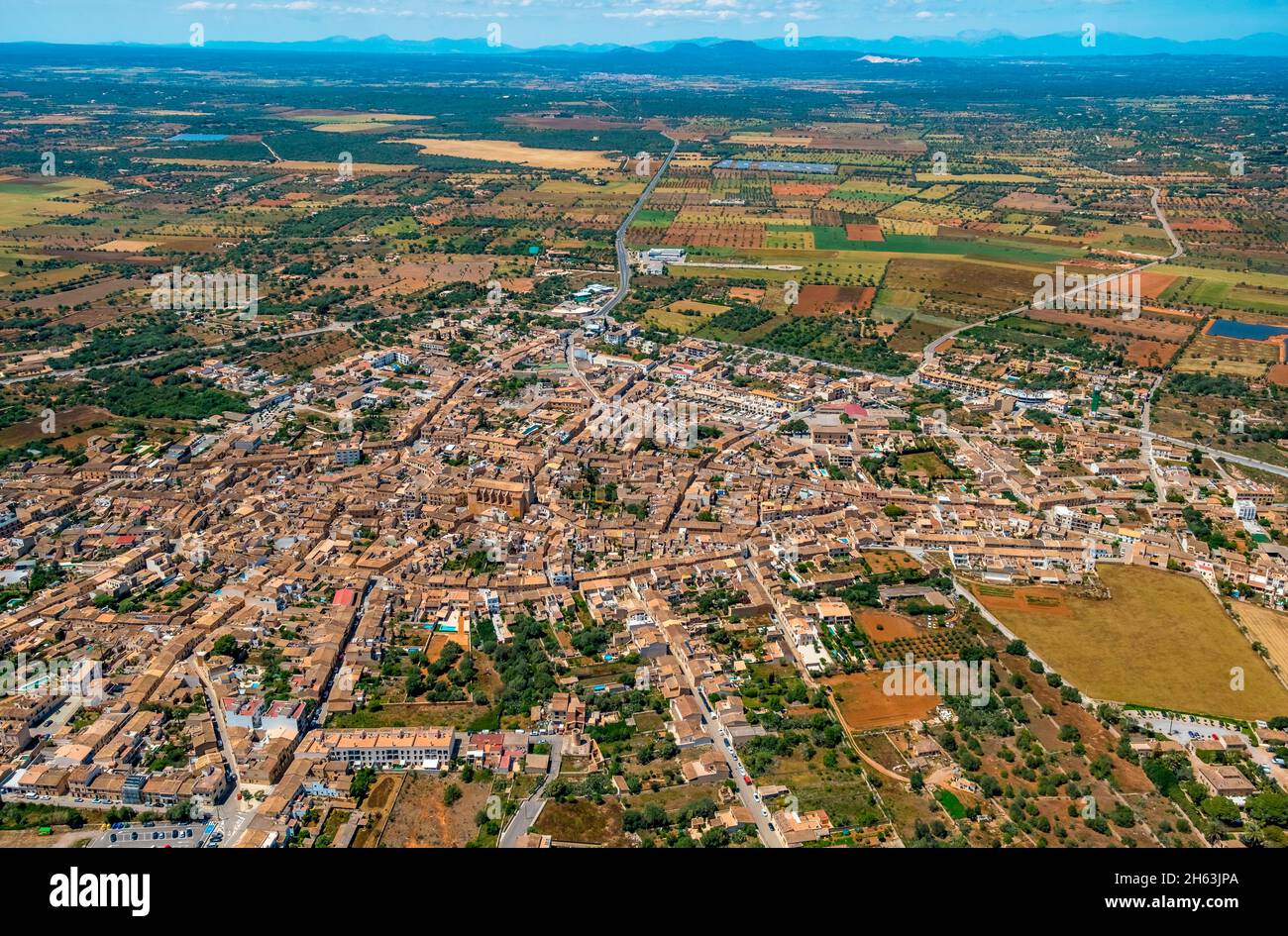 vue aérienne, vue sur la ville de santanyí avec une vue intérieure, santanyí, iles baléares, majorque, espagne Banque D'Images