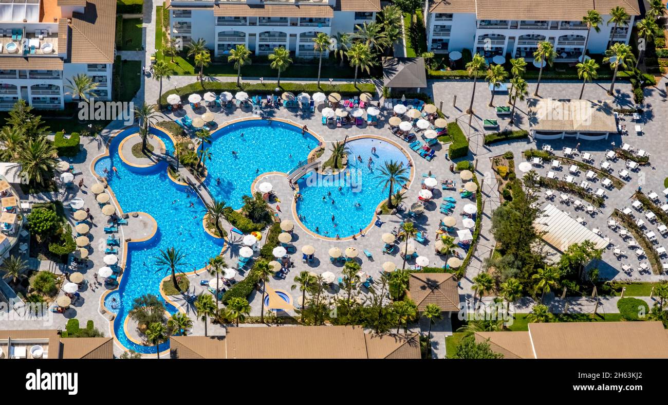 vue aérienne, piscine playa jardin sélection hôtel et spa, platja de muro, muro, majorque, iles baléares, espagne Banque D'Images