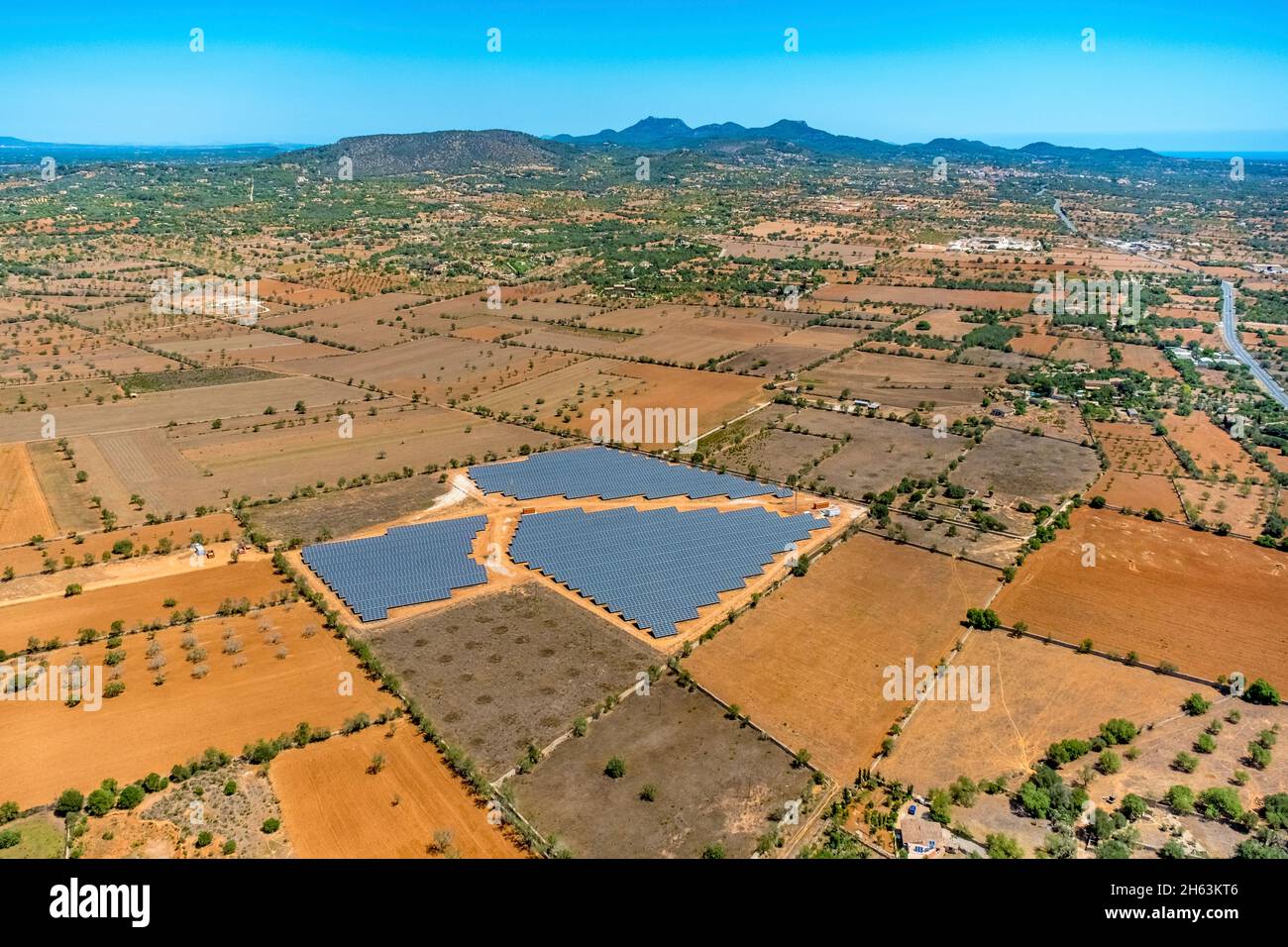 vue aérienne, parc solaire et champs agricoles, santanyí,mallorca,iles baléares,espagne Banque D'Images