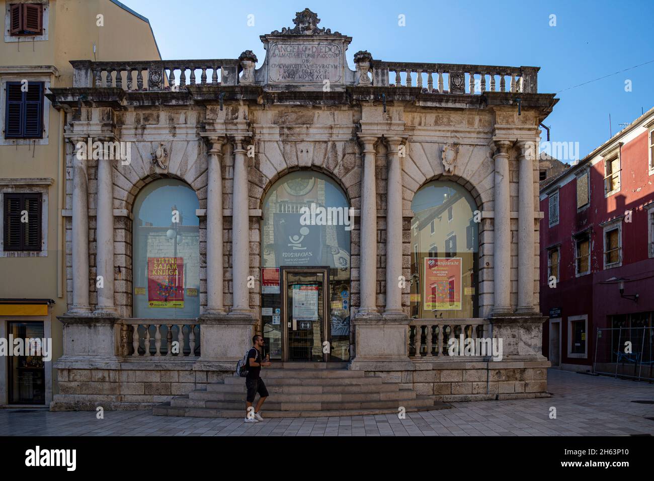 place nationale (narodni trg square) avec des informations touristiques dans la ville de marbre zadar, destination touristique populaire en croatie, europe Banque D'Images